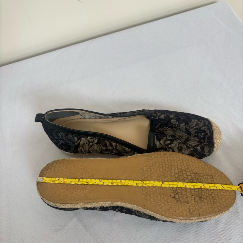 Stuart Weitzman Meshuga Black Flroal Lace Espadrille Flats Womens size 7 - Picture 9 of 11
